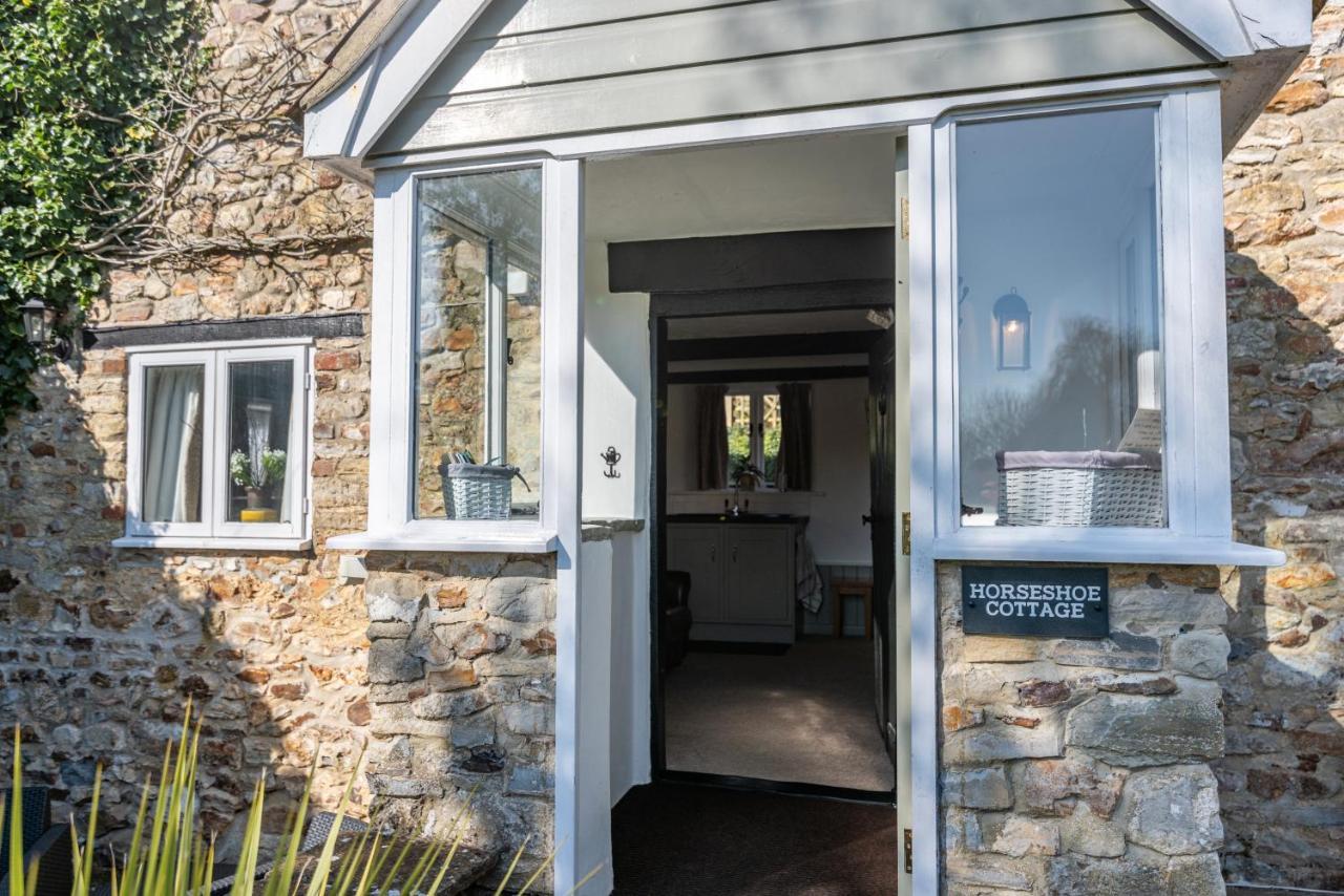 Valley Farm Holiday Cottages แอ็กซ์มินสเตอร์ ภายนอก รูปภาพ